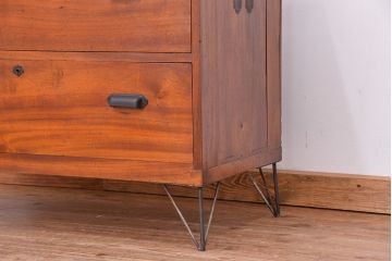 アンティーク家具　アンティーク　楠の木の鉄脚のローチェスト?(ローボード)