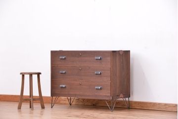 アンティーク家具　アンティーク　鉄脚のローチェスト?(ローボード)
