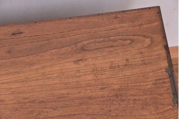 アンティーク家具　アンティーク　鉄脚のローチェスト?(ローボード)
