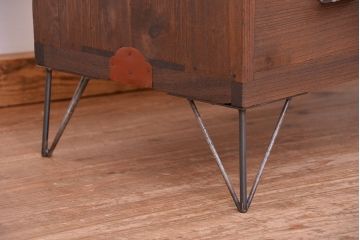 アンティーク家具　アンティーク　鉄脚のローチェスト?(ローボード)