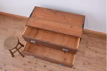 アンティーク家具　古い木の鉄脚アンティークローボード(ローチェスト)?