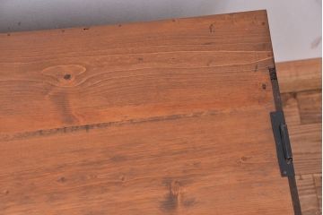 アンティーク家具　古い木の鉄脚アンティークローボード(ローチェスト)?