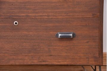 アンティーク家具　古い木の鉄脚アンティークローボード(ローチェスト)?