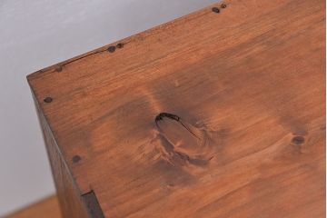 アンティーク家具　古い木の鉄脚アンティークローボード(ローチェスト)?