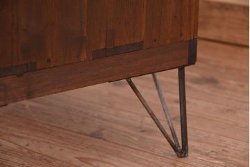 アンティーク家具　古い木の鉄脚アンティークローボード(ローチェスト)?