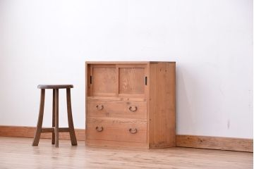 アンティーク家具　古民具・骨董　古い木味の小さな収納棚(箪笥)