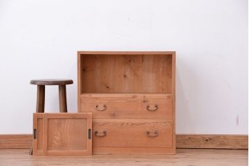アンティーク家具　古民具・骨董　古い木味の小さな収納棚(箪笥)