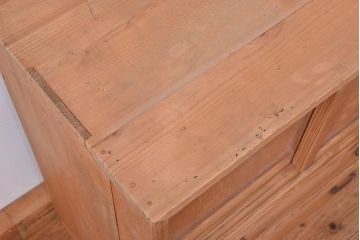 アンティーク家具　古民具・骨董　古い木味の小さな収納棚(箪笥)