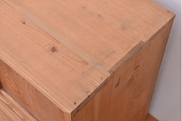 アンティーク家具　古民具・骨董　古い木味の小さな収納棚(箪笥)