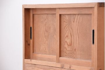 アンティーク家具　古民具・骨董　古い木味の小さな収納棚(箪笥)