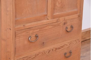 アンティーク家具　古民具・骨董　古い木味の小さな収納棚(箪笥)