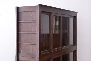 アンティーク家具　古民具・骨董　四枚引き戸二段重ね関西収納棚(水屋箪笥、ガラスケース、食器棚)