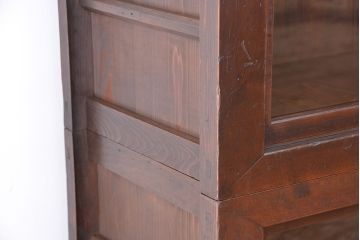 アンティーク家具　古民具・骨董　四枚引き戸二段重ね関西収納棚(水屋箪笥、ガラスケース、食器棚)