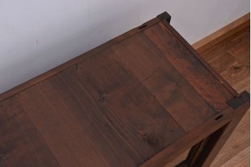アンティーク家具　古民具・骨董　四枚引き戸二段重ね関西収納棚(水屋箪笥、ガラスケース、食器棚)