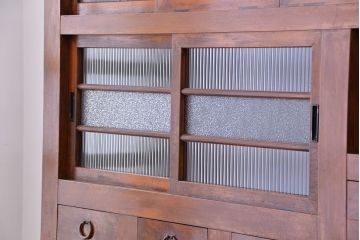 アンティーク家具　大正〜昭和初期　変わり型二段重ね水屋箪笥(食器棚、収納棚)