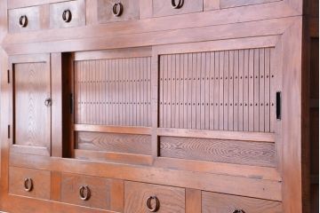 アンティーク家具　大正〜昭和初期　変わり型二段重ね水屋箪笥(食器棚、収納棚)