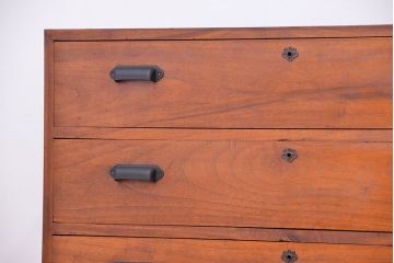 アンティーク家具　アンティーク　古い楠の木の鉄脚ローボード(ローチェスト)?(収納棚)