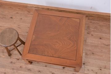 アンティーク家具　古い欅材の正方形一枚板座卓(テーブル)?