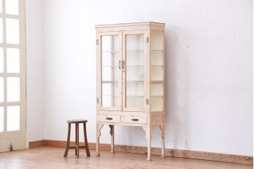 アンティーク家具　可愛いデザイン　ペンキの剥げたアンティークケビントガラスケース(ショーケース)