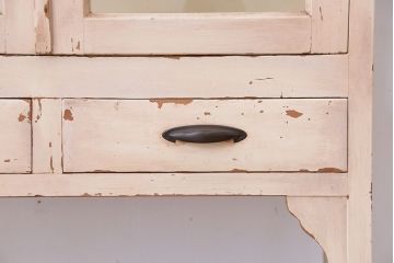 アンティーク家具　可愛いデザイン　ペンキの剥げたアンティークケビントガラスケース(ショーケース)