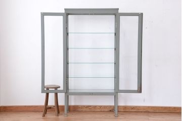 アンティーク家具　シンプルでクールな6面ガラスケビント(ブルーグレイ)(ショーケース)