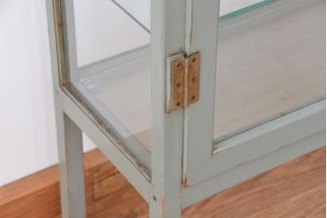 アンティーク家具　シンプルでクールな6面ガラスケビント(ブルーグレイ)(ショーケース)