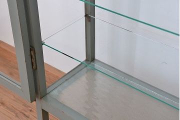 アンティーク家具　シンプルでクールな6面ガラスケビント(ブルーグレイ)(ショーケース)