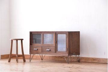 アンティーク家具　アンティーク　古い木の鉄脚付モールガラスローボード(ローチェスト)