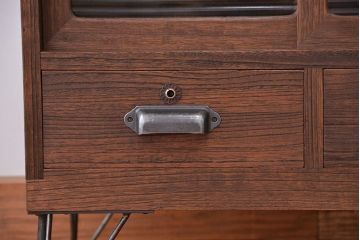 アンティーク家具　アンティーク　古い木の鉄脚付モールガラスローボード(ローチェスト)
