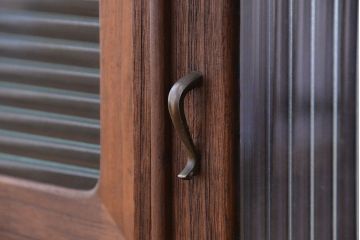 アンティーク家具　アンティーク　古い木の鉄脚付モールガラスローボード(ローチェスト)