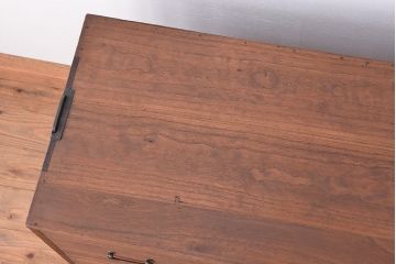 アンティーク家具　アンティーク　桐材の2杯引き出し鉄脚ローボード(ローチェスト)