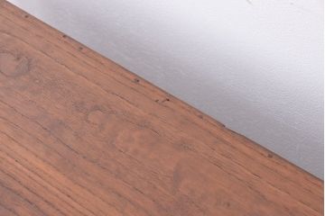 アンティーク家具　アンティーク　桐材の2杯引き出し鉄脚ローボード(ローチェスト)