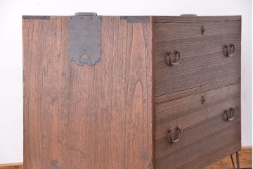 アンティーク家具　アンティーク　桐材の2杯引き出し鉄脚ローボード(ローチェスト)