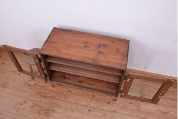 レトロ家具　昭和レトロ　古い桐材の鉄脚付観音開きガラスローボード(収納棚)