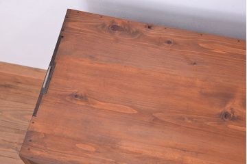 レトロ家具　昭和レトロ　古い桐材の鉄脚付観音開きガラスローボード(収納棚)