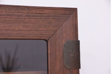 レトロ家具　昭和レトロ　古い桐材の鉄脚付観音開きガラスローボード(収納棚)