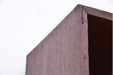 アンティーク家具　アンティーク　古い学校の大型脚付きシンプル飾り棚(陳列棚)【大】(1)