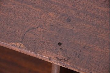 アンティーク家具　アンティーク　シンプルな脚付薄型本棚(飾り棚)