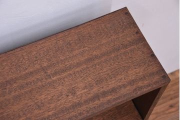 アンティーク家具　アンティーク　シンプルな横長薄型本棚(飾り棚)