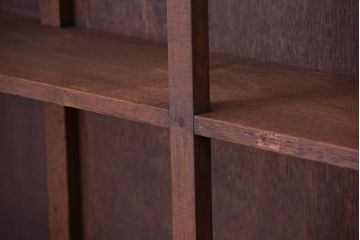 アンティーク家具　アンティーク　シンプルな横長薄型本棚(飾り棚)