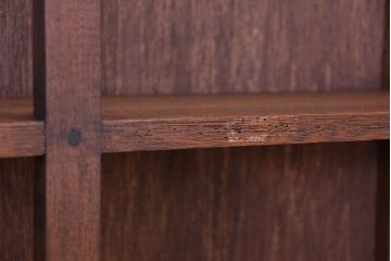 アンティーク家具　アンティーク　シンプルな横長薄型本棚(飾り棚)