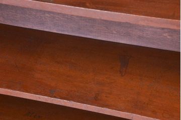 アンティーク家具　アンティーク　古い学校の大型脚付きシンプル飾り棚(陳列棚)【大】