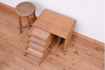 アンティーク家具　アンティーク　小引き出し付ナラ材本棚(本立て)