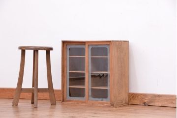 アンティーク家具　古民具・骨董　古い味の木目のキレイな小さな戸棚(カードケース、マス目棚、図書館、図書室)