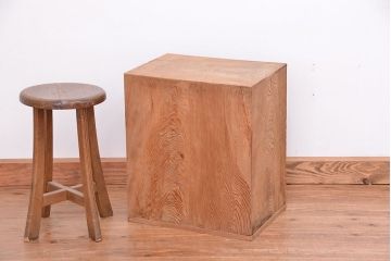 アンティーク家具　古民具・骨董　古い味の木目のキレイな小さな戸棚(カードケース、マス目棚、図書館、図書室)
