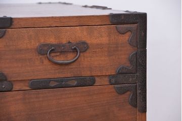 アンティーク家具　古民具・骨董　三方桜材!特別注文造りの重ね時代箪笥