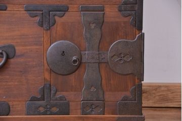 アンティーク家具　古民具・骨董　三方桜材!特別注文造りの重ね時代箪笥