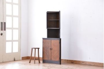 アンティーク家具　★アンティーク　古いナラ材の使い込まれたコーナーラック(コーナーキャビネット、飾り棚)