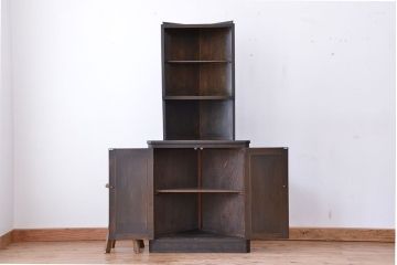 アンティーク家具　★アンティーク　古いナラ材の使い込まれたコーナーラック(コーナーキャビネット、飾り棚)
