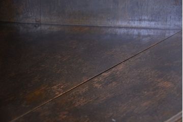 アンティーク家具　★アンティーク　古いナラ材の使い込まれたコーナーラック(コーナーキャビネット、飾り棚)
